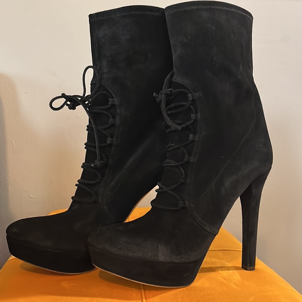 Never worn Miu miu saks fifth avenue heel boots suede size 41 (runway model)